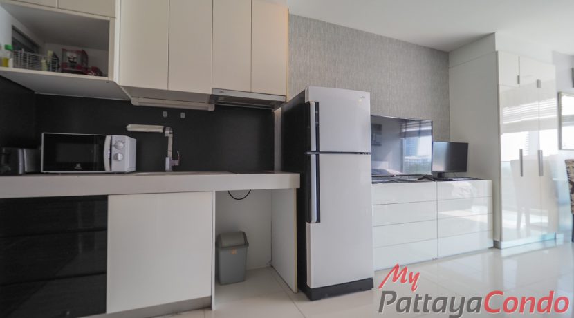 Club Royal Wongamat Condo Pattaya For Sale & Rent 1 Bedroom With Partial Sea & Pool Views - CLUBR29