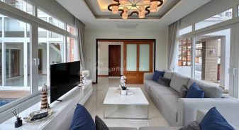 Beach House For Sale & Rent 4 Bedroom With Private Pool Close to the Beach in Pattaya - HBBTL01