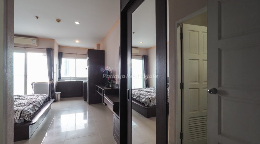 A D Hyatt Wong Amat Pattaya Condo For Sale & Rent Studio With Sea Views - AD08