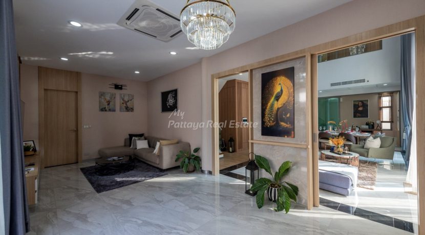 98 Lake Ville Modern Luxury House For Sale in Mabprachan Lake 6 Bedroom With Private Pool - HELVM02