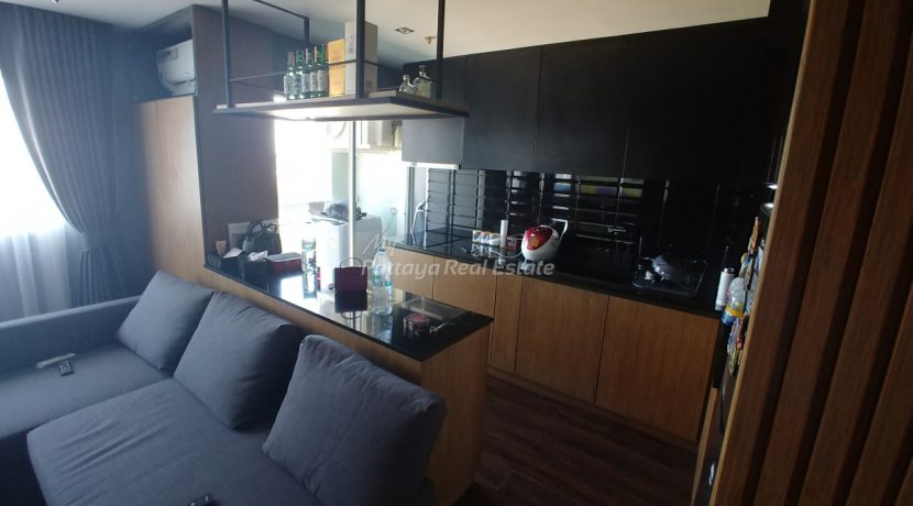 Lumpini Condo Town North Pattaya Sukhumvit For Sale & Rent 2 Bedroom With Sea Views - LCT03