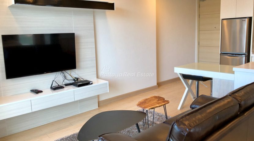 Cetus Beachfront Condo Pattaya For Sale & Rent 1 Bedroom With Partial Sea Views - CETUS24