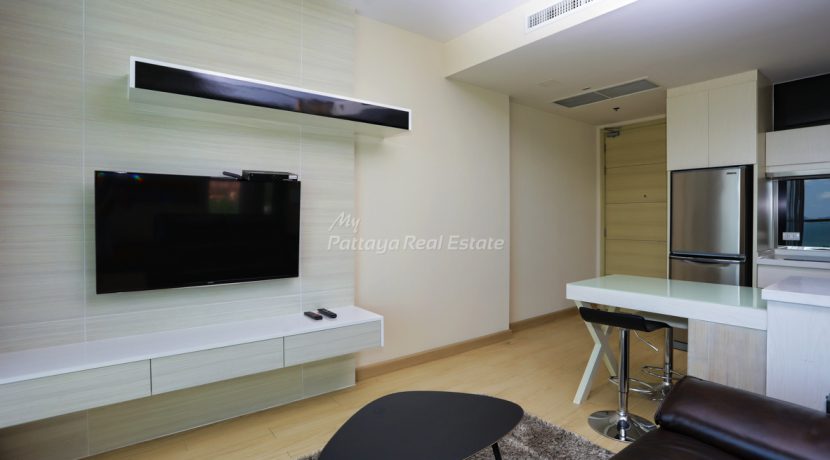 Cetus Beachfront Condo Pattaya For Sale & Rent 1 Bedroom With Partial Sea Views - CETUS24