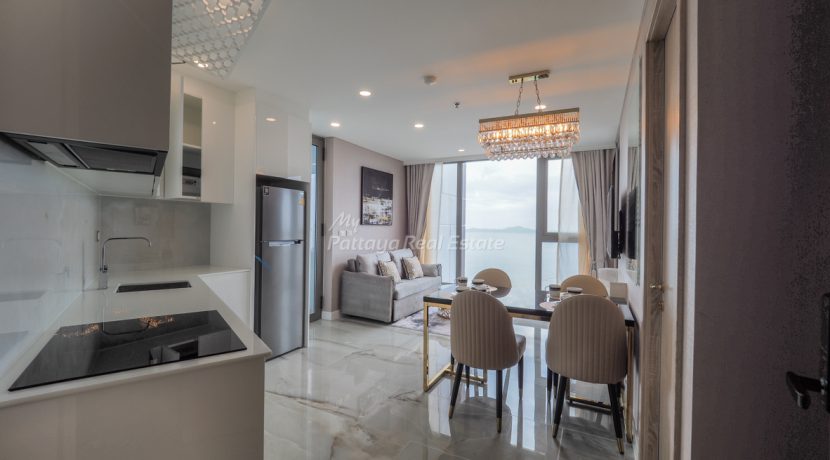 Copacabana Beachfront Condo Pattaya For Sale & Rent 1 Bedroom With Private Pool - COPAC16