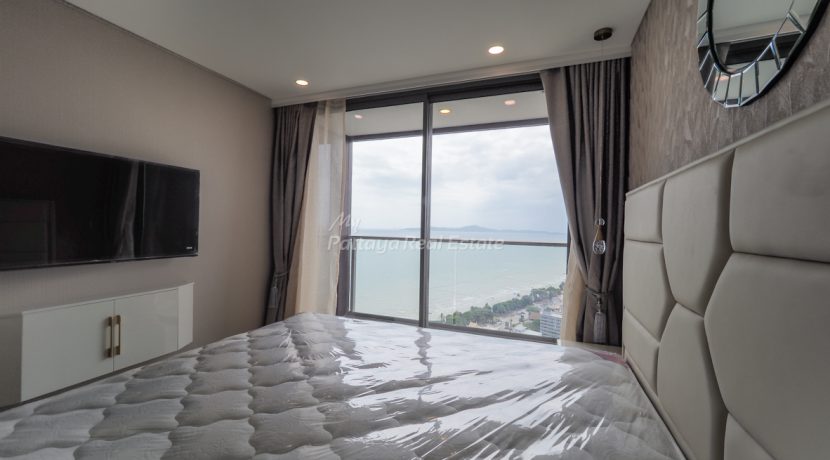 Copacabana Beachfront Condo Pattaya For Sale & Rent 1 Bedroom With Private Pool - COPAC16