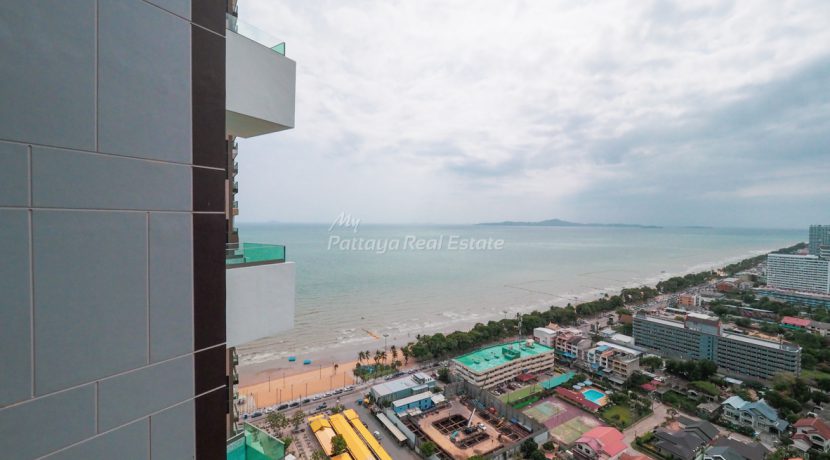 Copacabana Beachfront Condo Pattaya For Sale & Rent 1 Bedroom With Private Pool - COPAC16