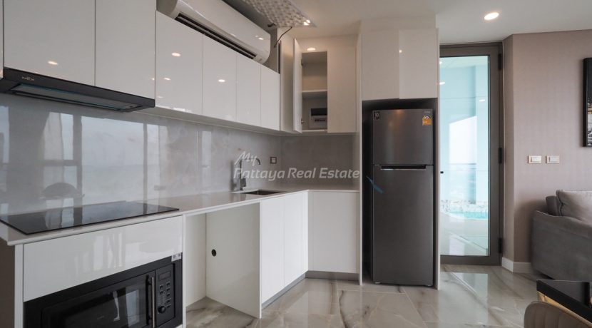 Copacabana Beachfront Condo Pattaya For Sale & Rent 1 Bedroom With Private Pool - COPAC16