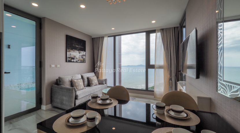 Copacabana Beachfront Condo Pattaya For Sale & Rent 1 Bedroom With Private Pool - COPAC16