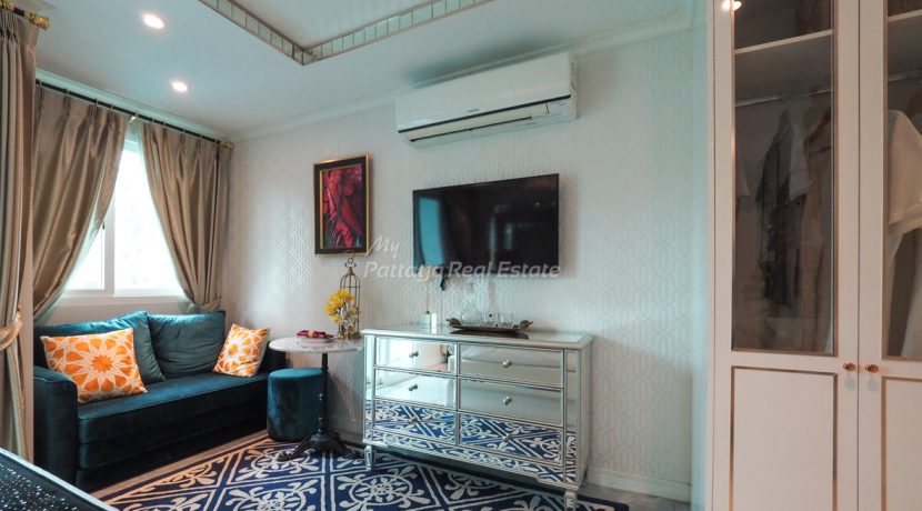 Seven Seas Le Carnival Condo Pattaya For Sale & Rent Studio With Pool Views - SEVL01