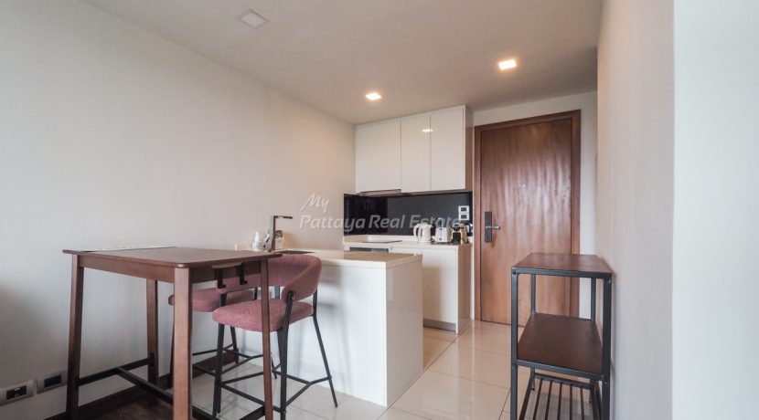 The Peak Towers Condo Pattaya For Sale & Rent 1 Bedroom With Sea Views - PEAKT91N