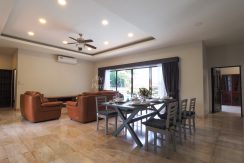 Paradise Villa 1 House For Sale 5 Bedroom With Private Pool in East Pattaya - HEPRV101