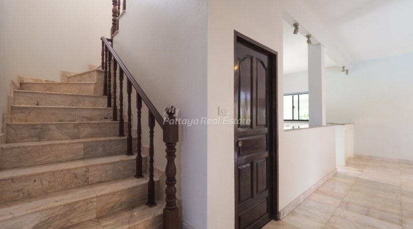 Paradise Villa 1 House For Sale 5 Bedroom With Private Pool in East Pattaya - HEPRV101