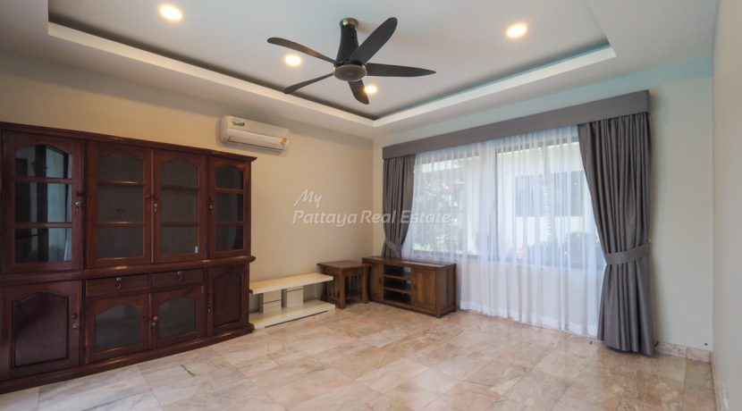 Paradise Villa 1 House For Sale 5 Bedroom With Private Pool in East Pattaya - HEPRV101