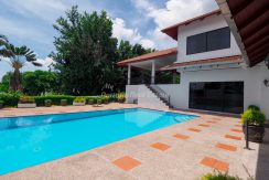 Paradise Villa 1 House For Sale 5 Bedroom With Private Pool in East Pattaya - HEPRV101