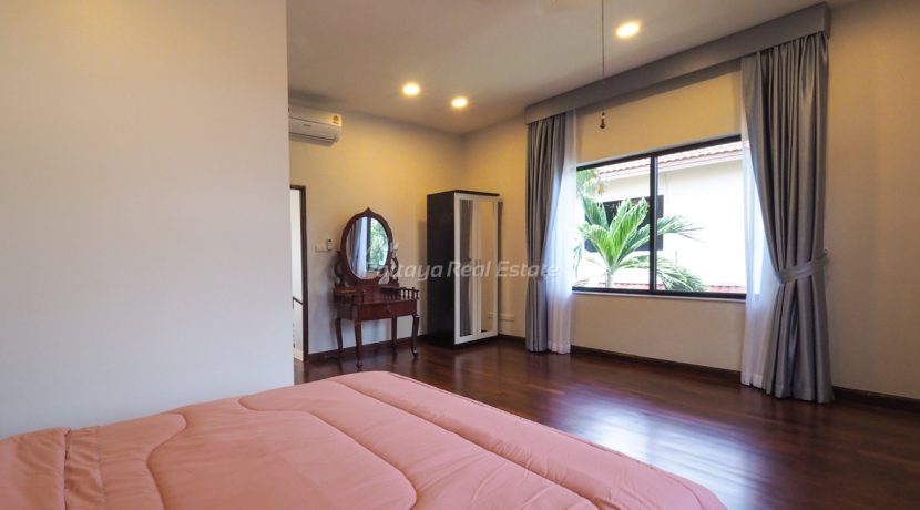 Paradise Villa 1 House For Sale 5 Bedroom With Private Pool in East Pattaya - HEPRV101