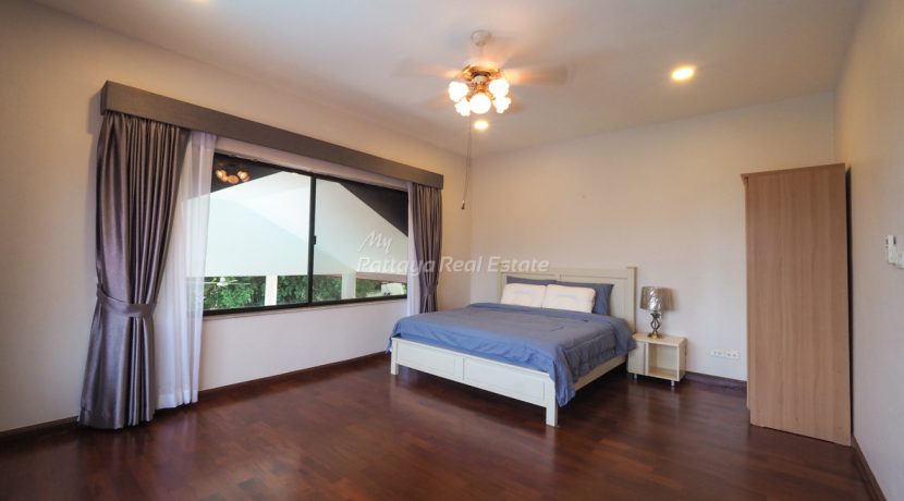 Paradise Villa 1 House For Sale 5 Bedroom With Private Pool in East Pattaya - HEPRV101