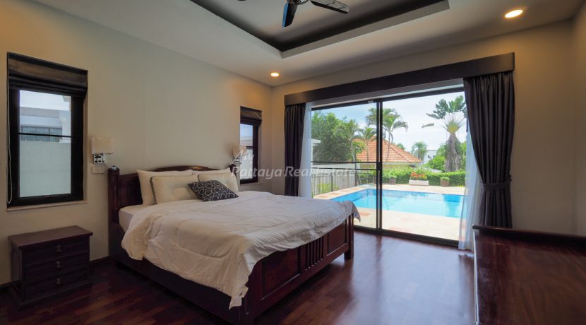 Paradise Villa 1 House For Sale 5 Bedroom With Private Pool in East Pattaya - HEPRV101