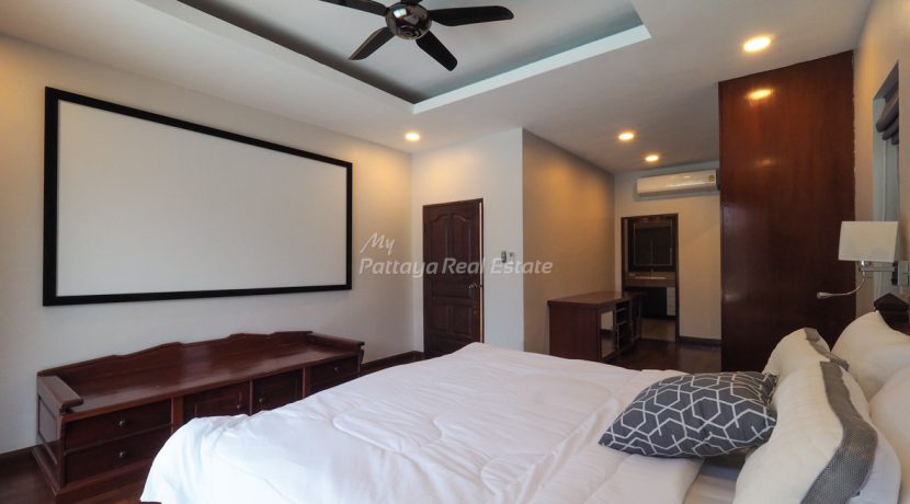 Paradise Villa 1 House For Sale 5 Bedroom With Private Pool in East Pattaya - HEPRV101