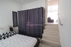 Royal Belleview Penthouse Room For Rent in Townhouse With Pool Views - HPRBP01R