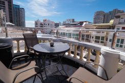 Royal Belleview Penthouse Room For Rent in Townhouse With Pool Views - HPRBP01R