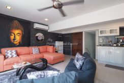 Royal Belleview Penthouse Room For Rent in Townhouse With Pool Views - HPRBP01R