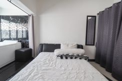 Royal Belleview Penthouse Room For Rent in Townhouse With Pool Views - HPRBP01R