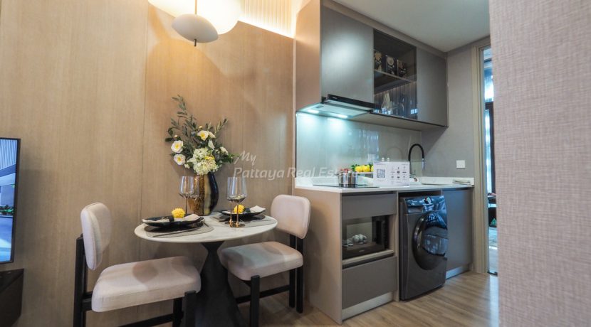 Aquarous Jomtien Pattaya condo For Sale & Rent 1 Bedroom With City Views - AQR01