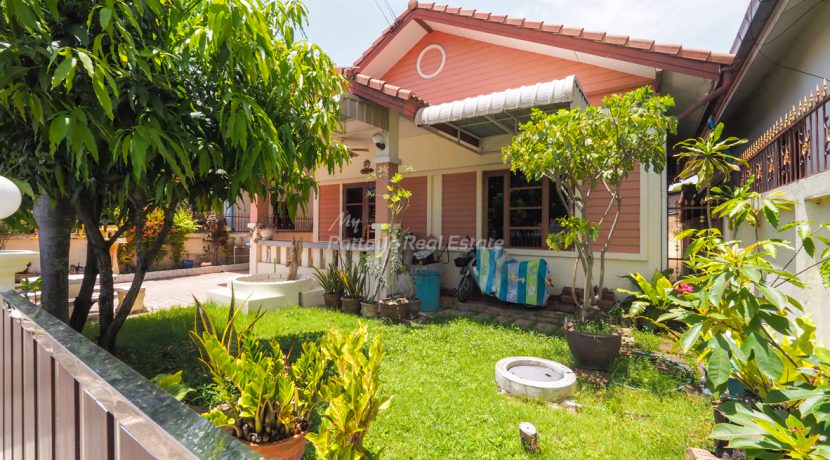 Ban Phatson House For Sale & Rent 3 Bedroom With Private Garden in East Pattaya - HEBPS01