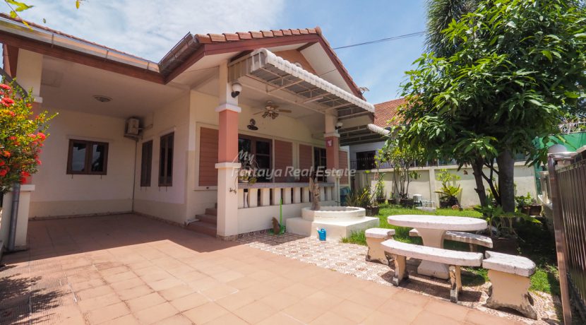 Ban Phatson House For Sale & Rent 3 Bedroom With Private Garden in East Pattaya - HEBPS01