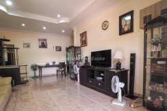 Ban Phatson House For Sale & Rent 3 Bedroom With Private Garden in East Pattaya - HEBPS01