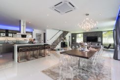 Luxury Villa Pratumnak Pattaya For Sale & Rent 4 Bedroom With Private Pool - HPLV01