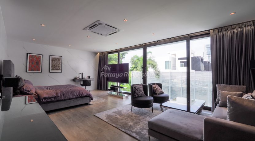 Luxury Villa Pratumnak Pattaya For Sale & Rent 4 Bedroom With Private Pool - HPLV01