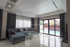 The Lake Pool Villa For Sale & Rent 4 Bedroom With Private Pool in East Pattaya - HETL02R