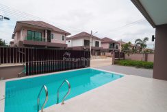 The Lake Pool Villa For Sale & Rent 4 Bedroom With Private Pool in East Pattaya - HETL03R