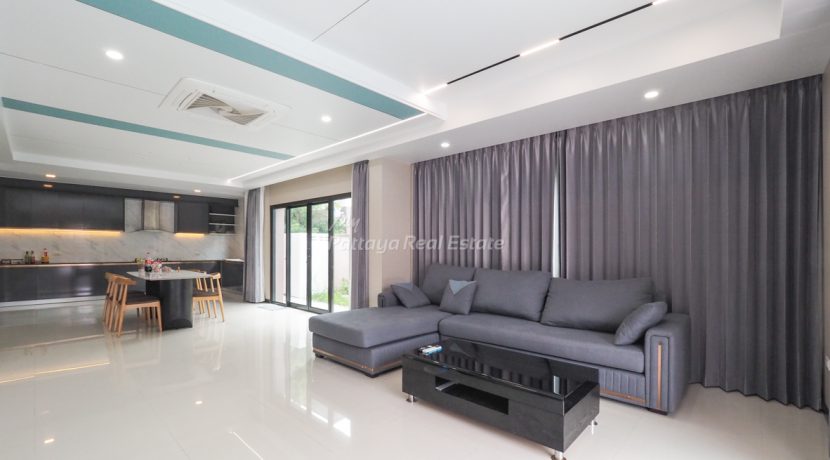 The Lake Pool Villa For Sale & Rent 4 Bedroom With Private Pool in East Pattaya - HETL03R