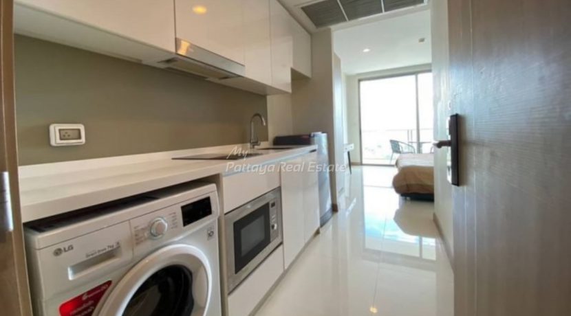 The Riviera Wong Amat Condo Pattaya For Sale & Rent Studio With Partial Sea Views - RW71