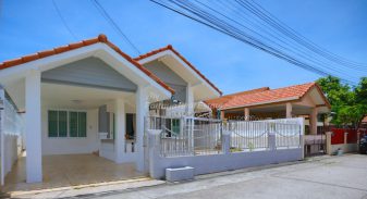 Ban Phatson Village 3 Bedroom House For Sale in East Pattaya - HEBPS02