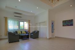 Ban Phatson Village 3 Bedroom House For Sale in East Pattaya - HEBPS02