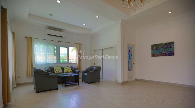 Ban Phatson Village 3 Bedroom House For Sale in East Pattaya - HEBPS02