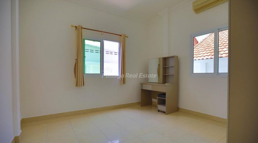 Ban Phatson Village 3 Bedroom House For Sale in East Pattaya - HEBPS02