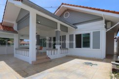 Ban Phatson Village 3 Bedroom House For Sale in East Pattaya - HEBPS02