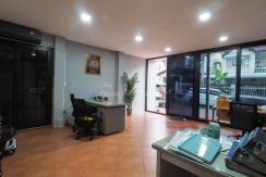 Home Town For Sale 2 Bedroom in Sukhumvit-Pattaya Rd - HCHT01