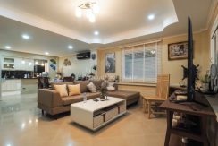 Home Town For Sale 2 Bedroom in Sukhumvit-Pattaya Rd - HCHT01