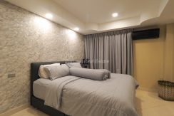 Home Town For Sale 2 Bedroom in Sukhumvit-Pattaya Rd - HCHT01