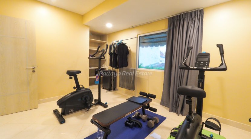 Home Town For Sale 2 Bedroom in Sukhumvit-Pattaya Rd - HCHT01