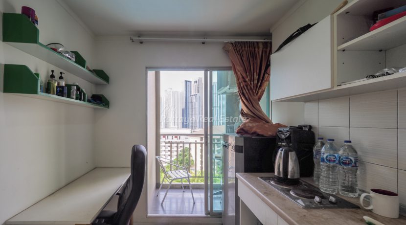 Lumpini Ville Naklue Wong Amat Condo Pattaya For Sale & Rent 1 Bedroom With Pool & Partial Sea Views - LUMW05