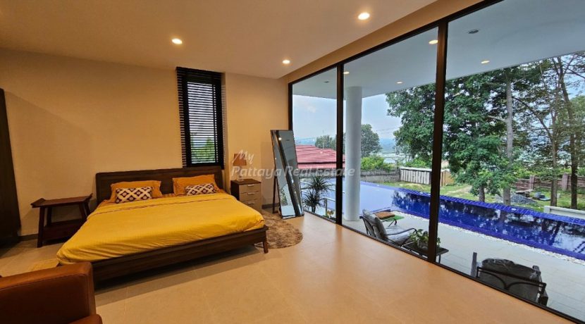 Private Luxury Pool Villa For Sale 5 Bedroom With Private Pool in East Pattaya - HE0024