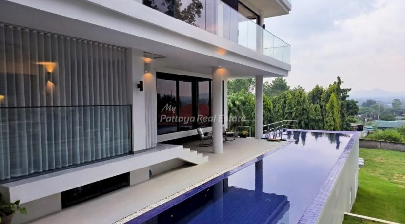 Private Luxury Pool Villa For Sale 5 Bedroom With Private Pool in East Pattaya - HE0024