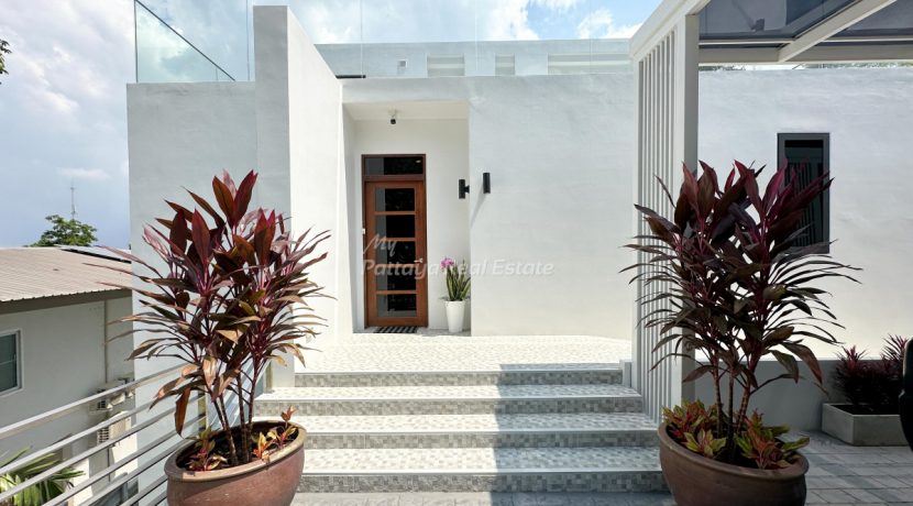 Private Luxury Pool Villa For Sale 5 Bedroom With Private Pool in East Pattaya - HE0024