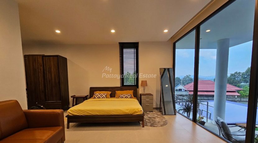 Private Luxury Pool Villa For Sale 5 Bedroom With Private Pool in East Pattaya - HE0024